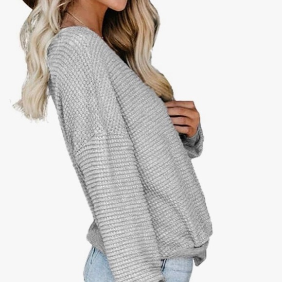 Wrap-style, deep v-neck, poly/spandex waffle knit top with contrast trim -size L - Picture 3 of 9